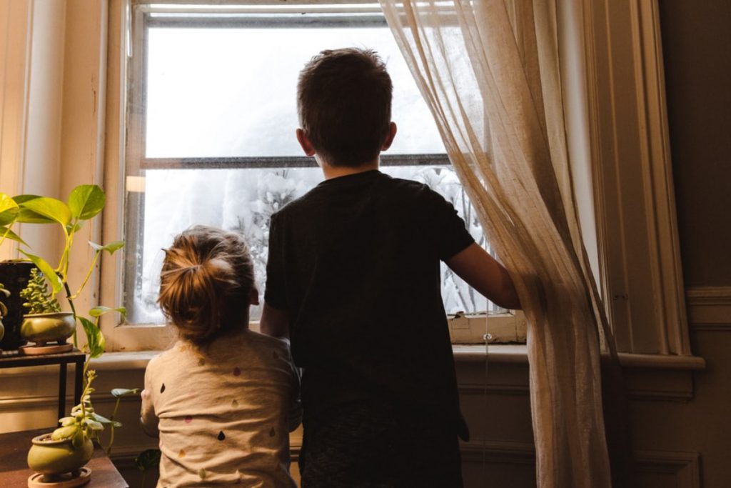 Sicherer Haushalt – schützt die Kindersicherung am Fenster den Nachwuchs?