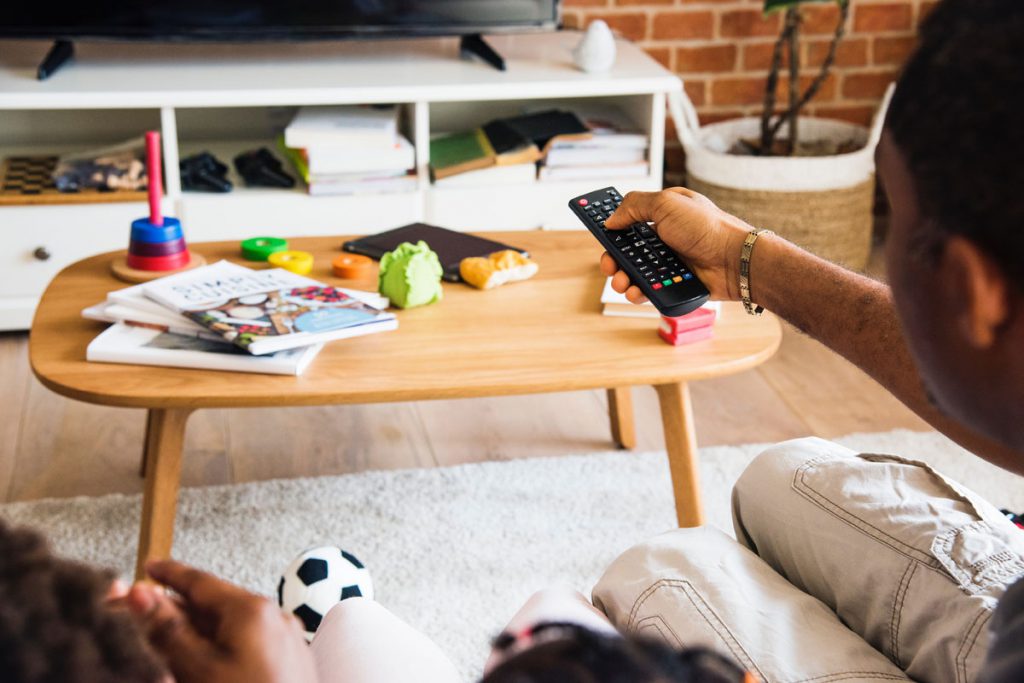 Ab wann dürfen Kinder einen eigenen Fernseher haben